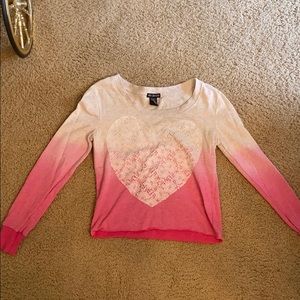 Long sleeved shirt with heart in lace sized small